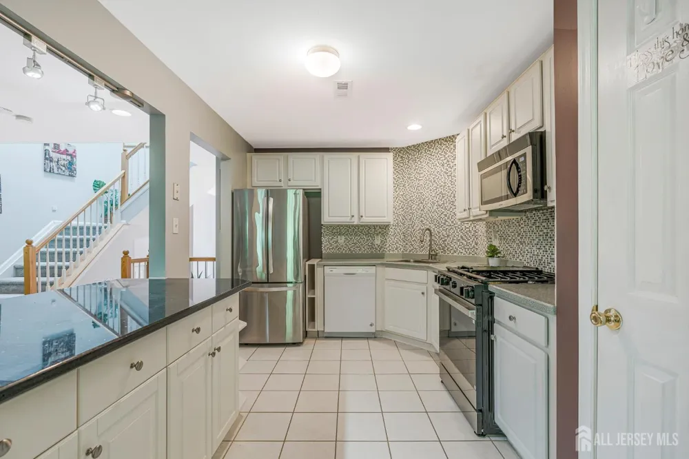 29 Catherine Court Old Bridge, NJ 08879