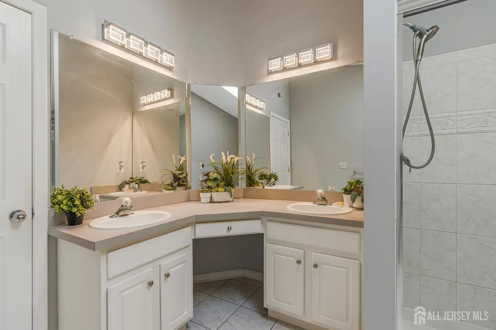 29 Catherine Court Old Bridge, NJ 08879