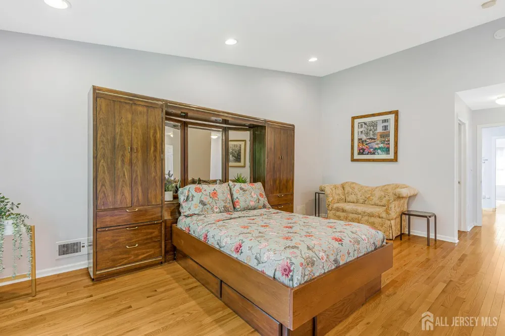 29 Catherine Court Old Bridge, NJ 08879