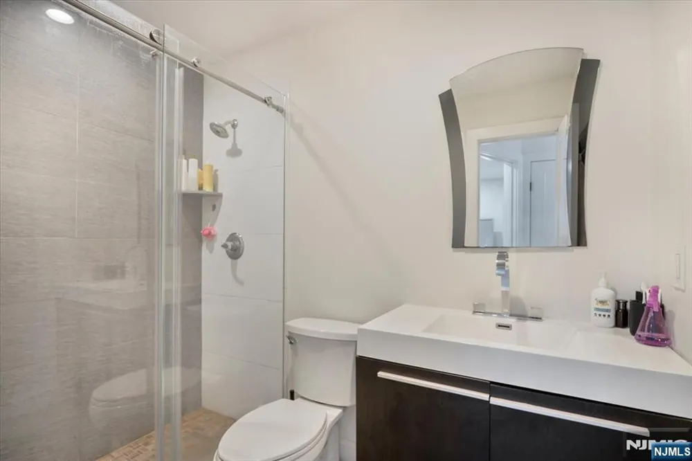 53 Sylvan Terrace Wayne, NJ 07470