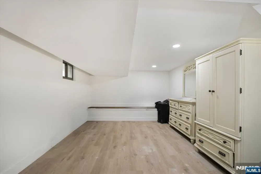 53 Sylvan Terrace Wayne, NJ 07470