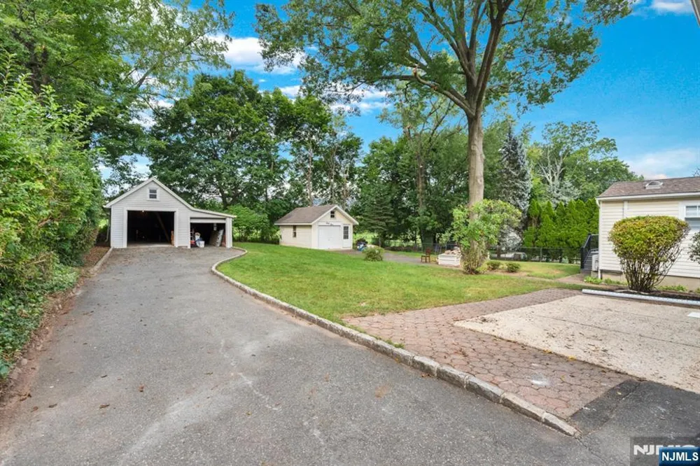 51 Sunset Avenue Bloomfield, NJ 07003