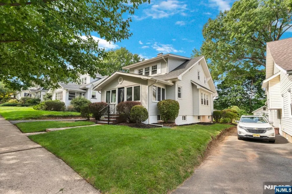 51 Sunset Avenue Bloomfield, NJ 07003