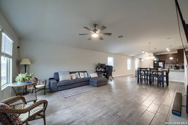 222 HIGH FENCE RD San Antonio, TX 78253