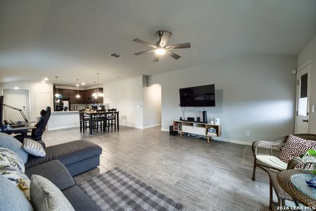 222 HIGH FENCE RD San Antonio, TX 78253
