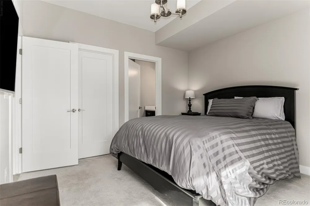 6984 E 1 st Avenue Denver, CO 80230