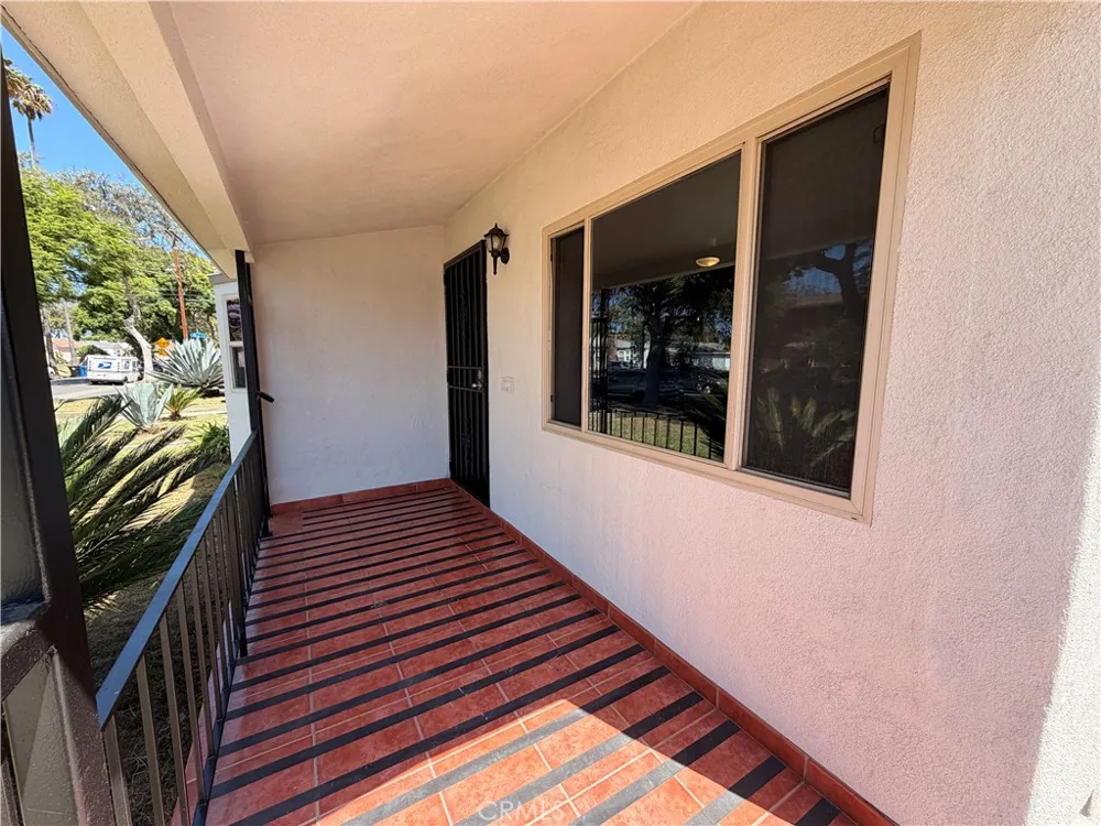 7108 Heliotrope Bell, CA 90201