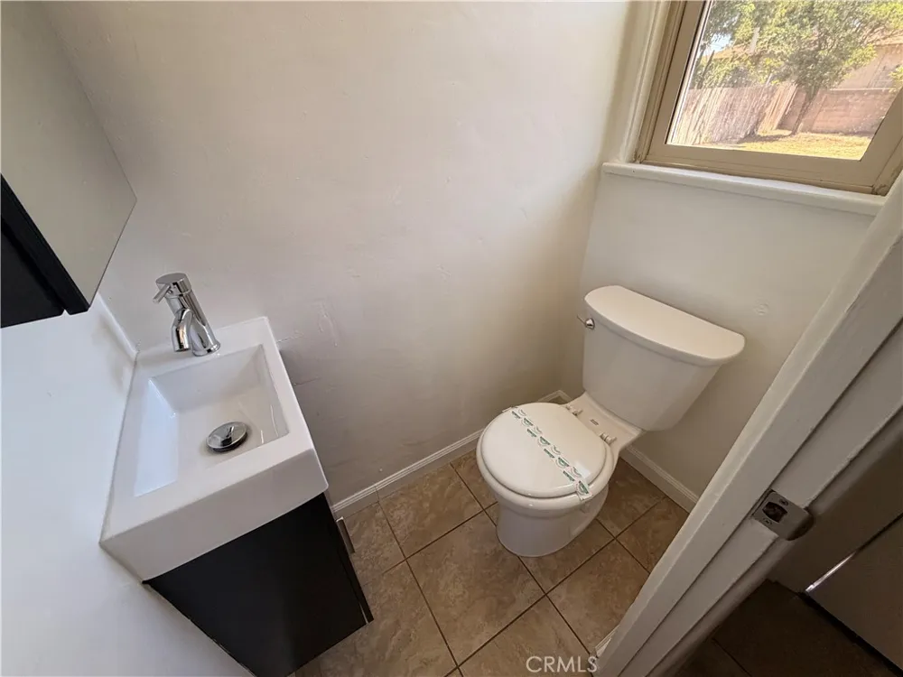 7108 Heliotrope Bell, CA 90201