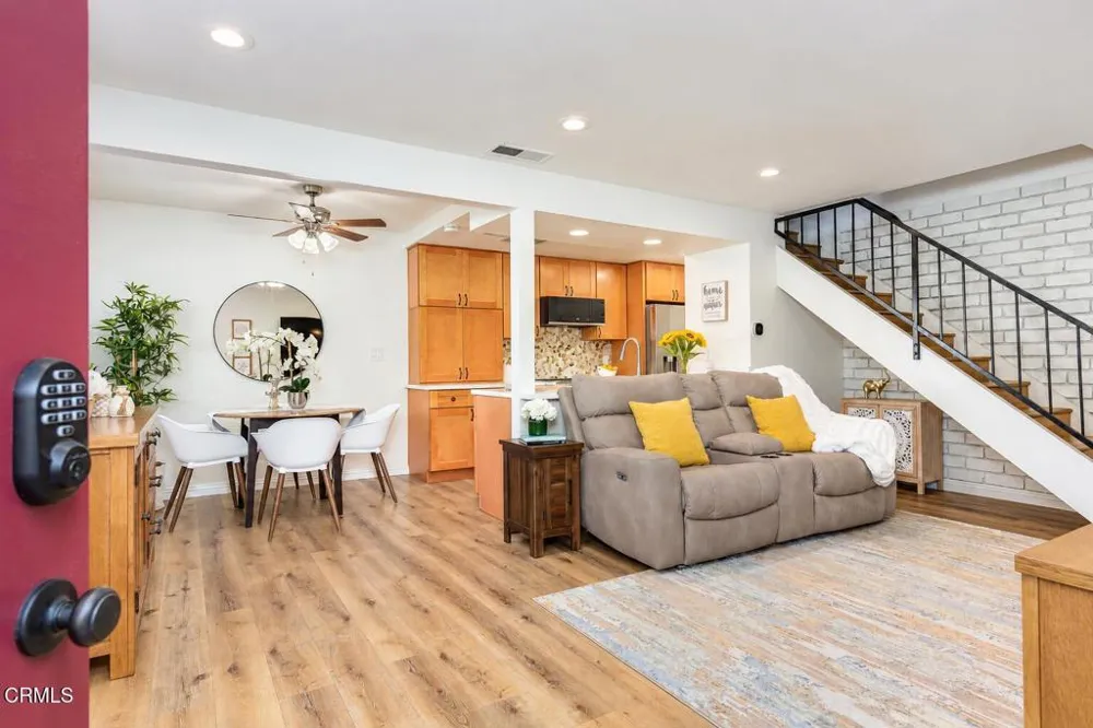 1102 W Calle Del Sol #3 Azusa, CA 91702