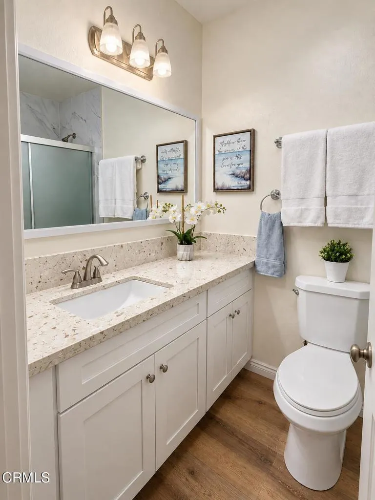 1102 W Calle Del Sol #3 Azusa, CA 91702