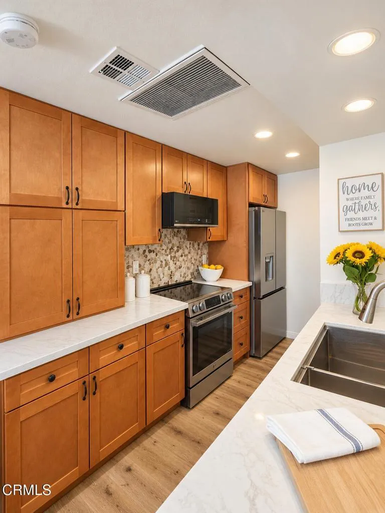 1102 W Calle Del Sol #3 Azusa, CA 91702