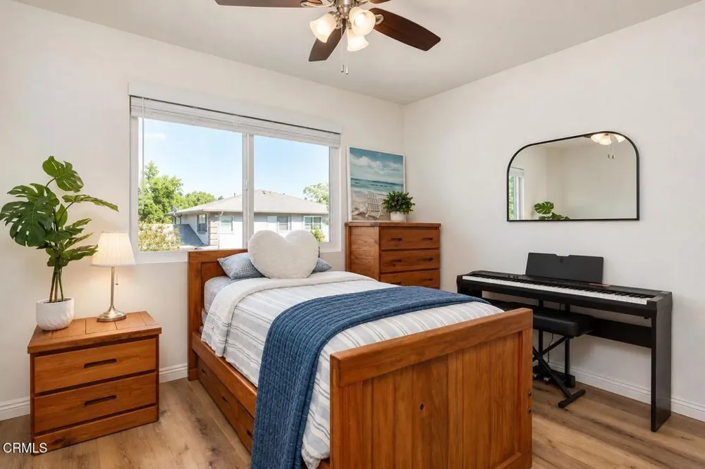1102 W Calle Del Sol #3 Azusa, CA 91702