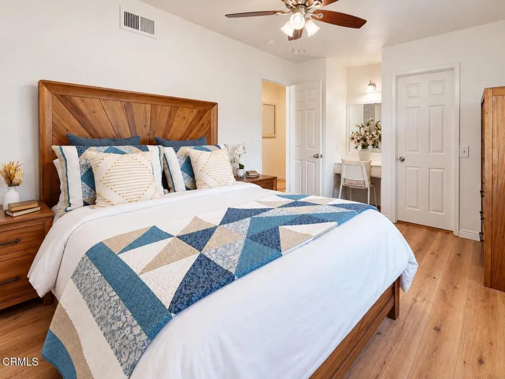 1102 W Calle Del Sol #3 Azusa, CA 91702