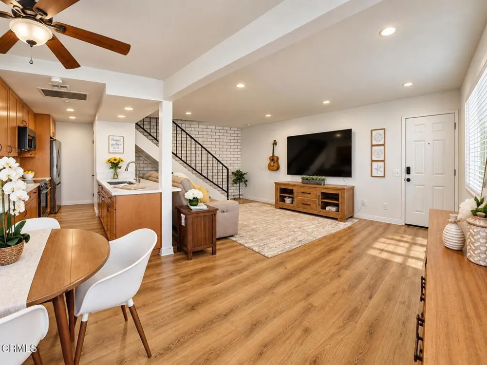 1102 W Calle Del Sol #3 Azusa, CA 91702