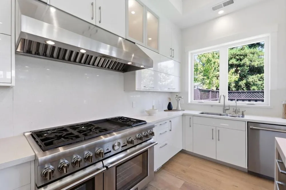 3990 Laguna Avenue Palo Alto, CA 94306