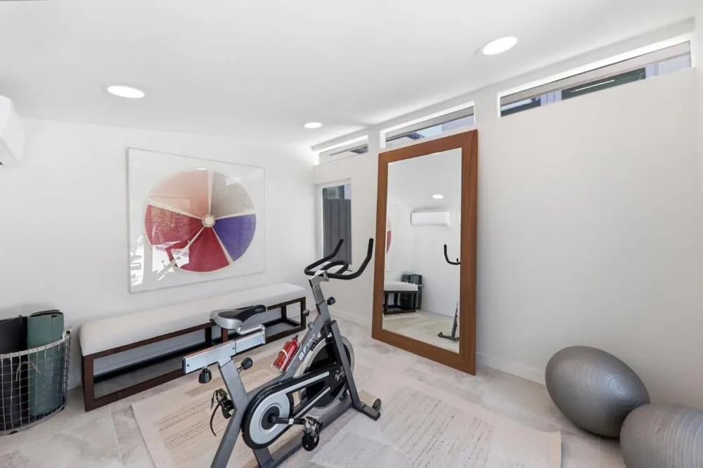 3990 Laguna Avenue Palo Alto, CA 94306