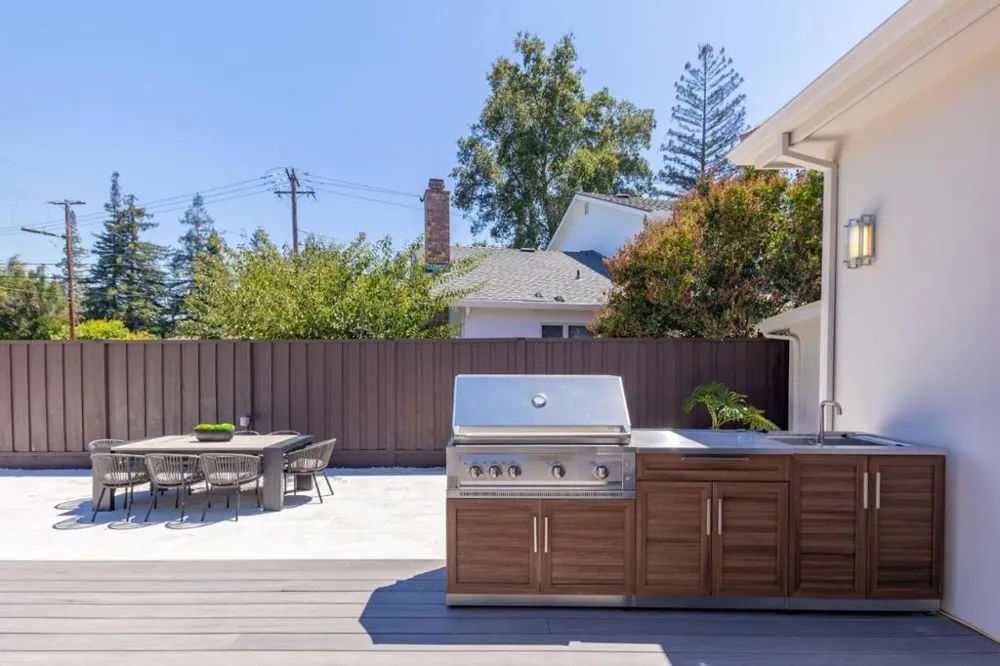 3990 Laguna Avenue Palo Alto, CA 94306
