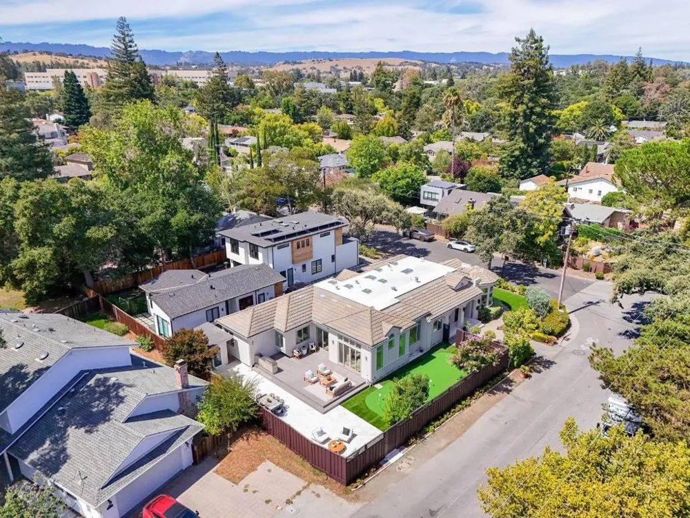 3990 Laguna Avenue Palo Alto, CA 94306