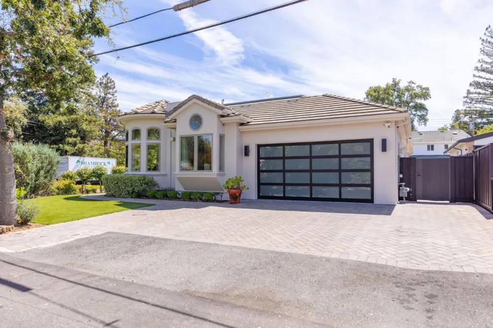 3990 Laguna Avenue Palo Alto, CA 94306