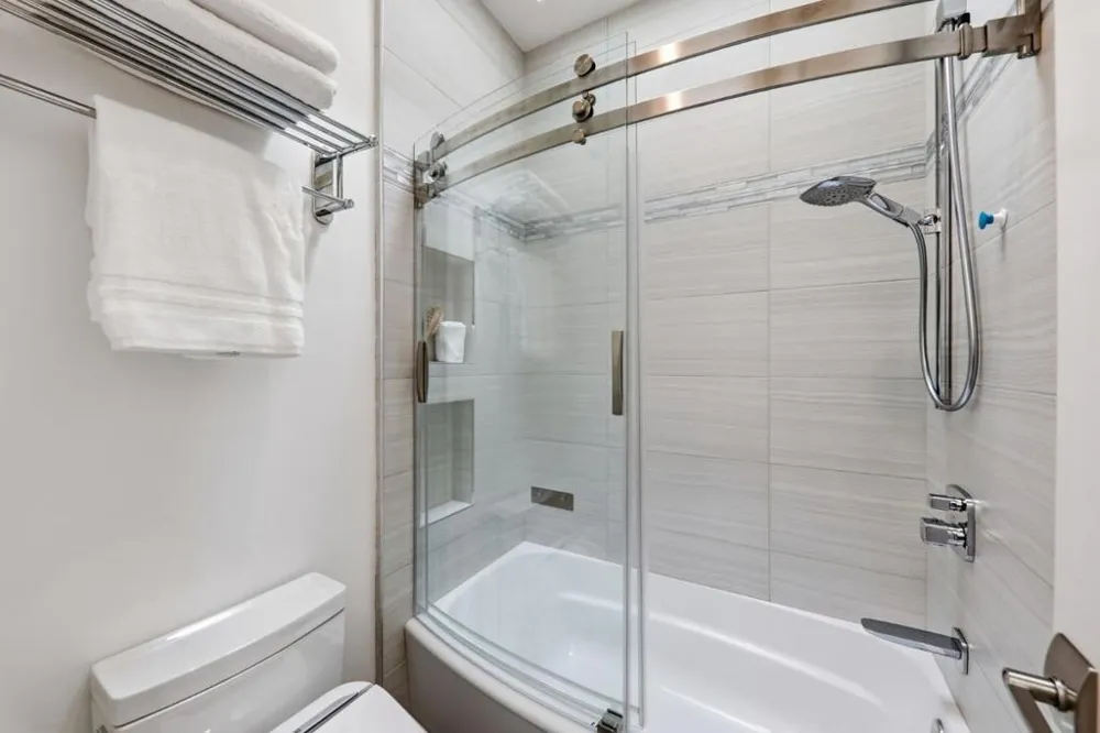 3990 Laguna Avenue Palo Alto, CA 94306