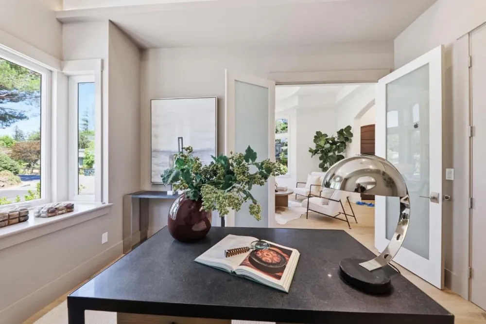 3990 Laguna Avenue Palo Alto, CA 94306