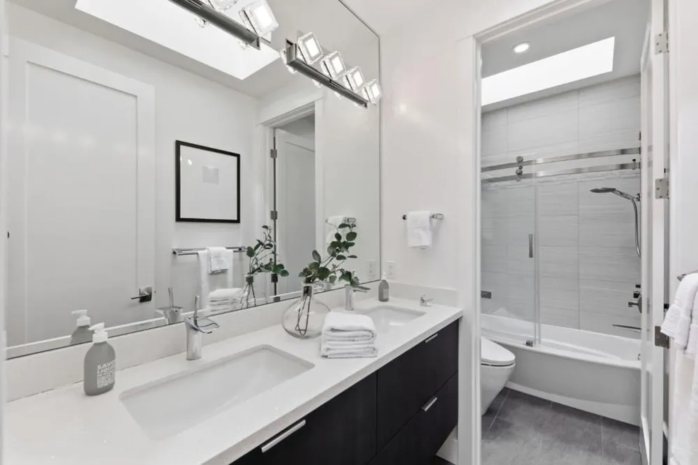 3990 Laguna Avenue Palo Alto, CA 94306