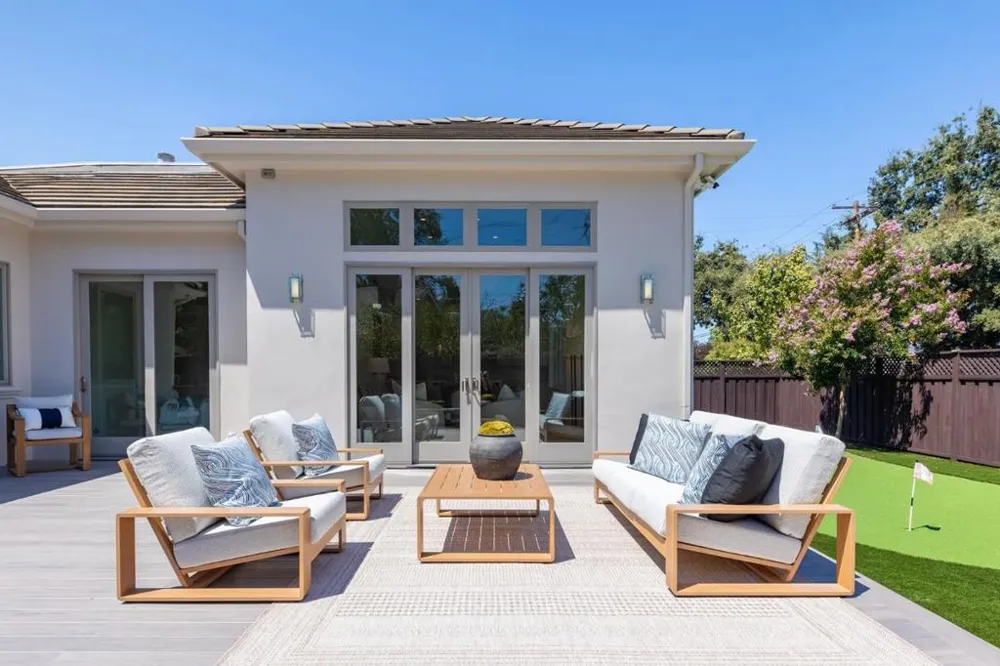 3990 Laguna Avenue Palo Alto, CA 94306