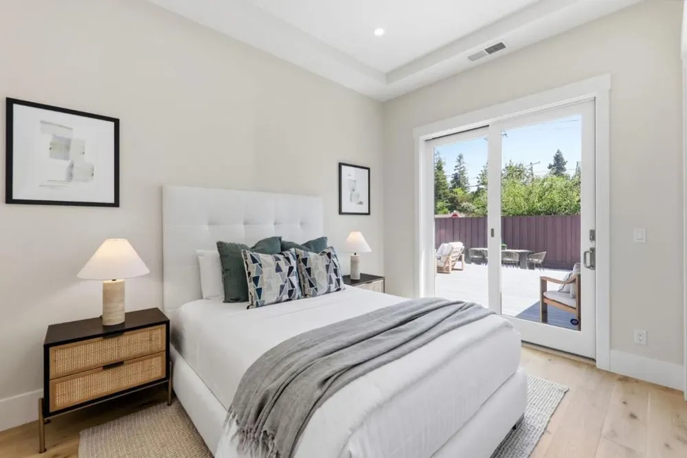 3990 Laguna Avenue Palo Alto, CA 94306