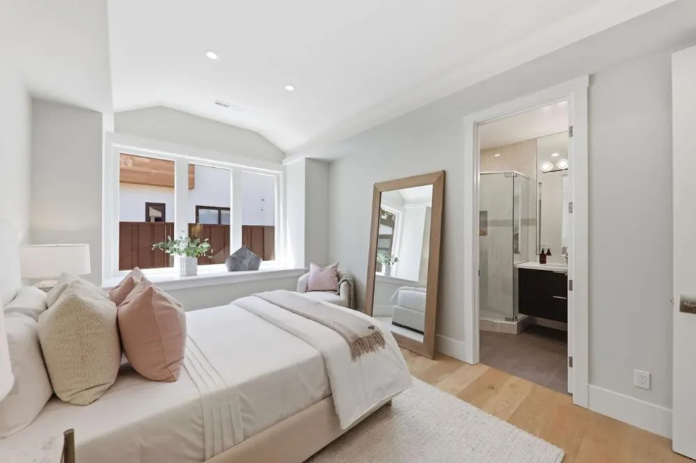 3990 Laguna Avenue Palo Alto, CA 94306
