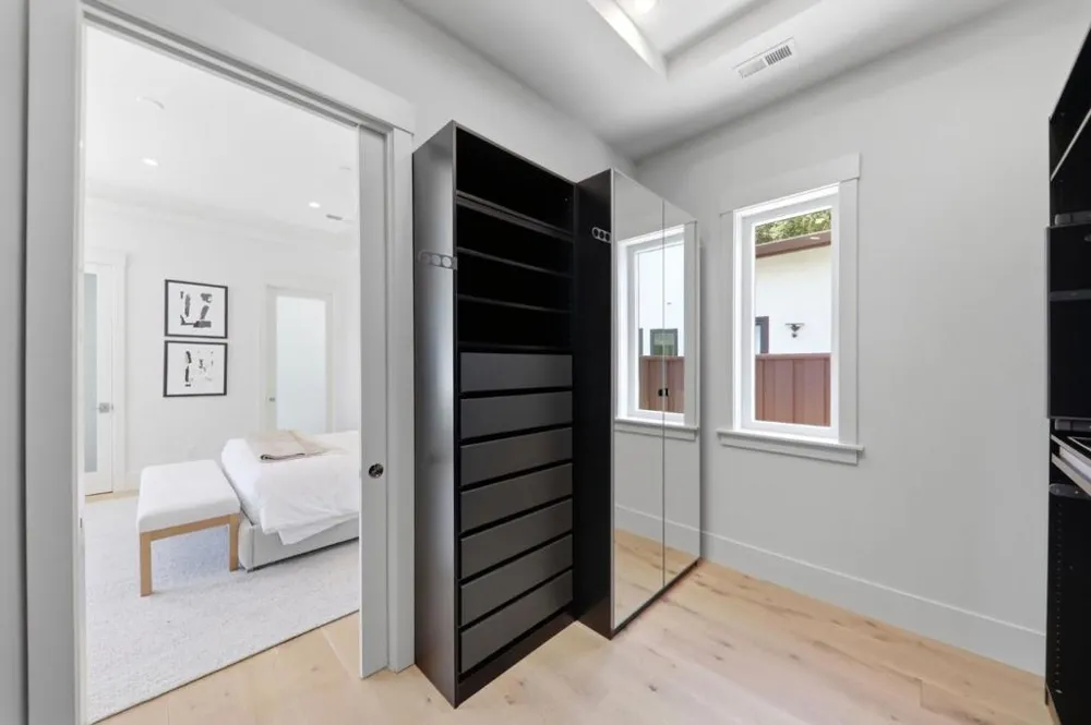 3990 Laguna Avenue Palo Alto, CA 94306