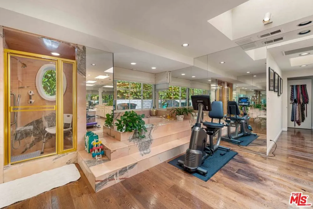 1250 Shadow Hill Way Beverly Hills, CA 90210
