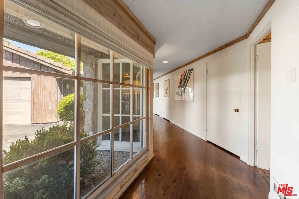 1250 Shadow Hill Way Beverly Hills, CA 90210