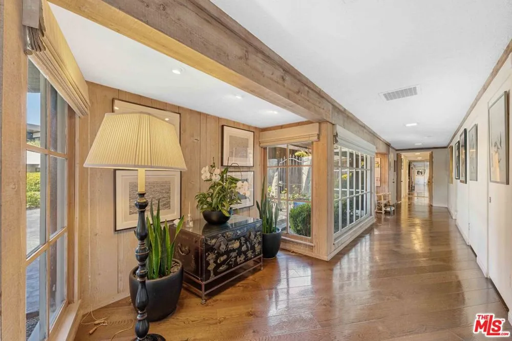 1250 Shadow Hill Way Beverly Hills, CA 90210