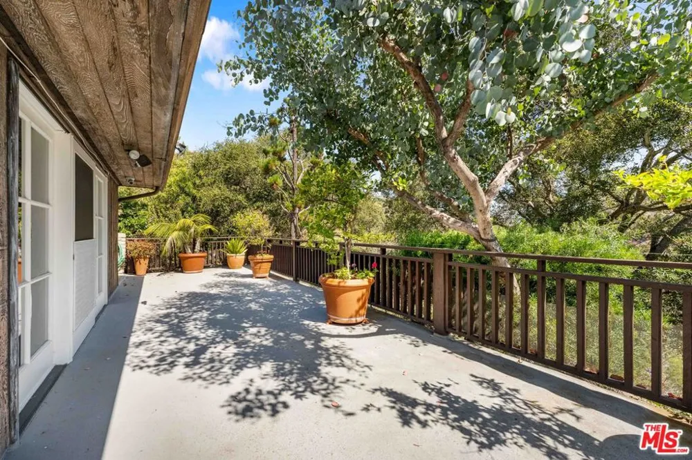 1250 Shadow Hill Way Beverly Hills, CA 90210
