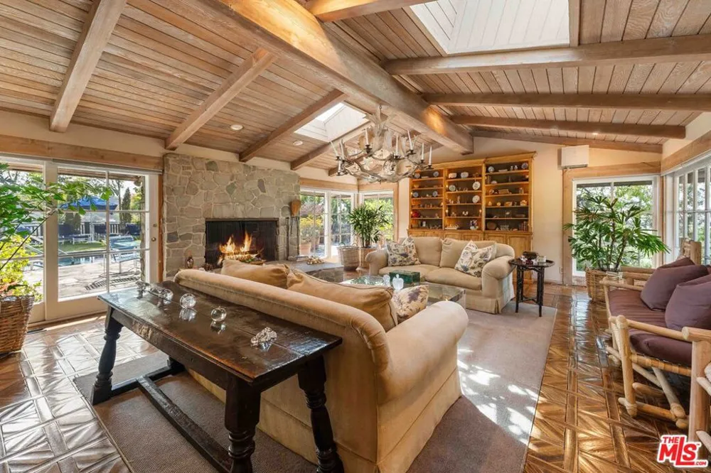 1250 Shadow Hill Way Beverly Hills, CA 90210