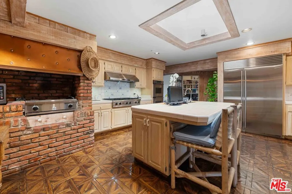 1250 Shadow Hill Way Beverly Hills, CA 90210