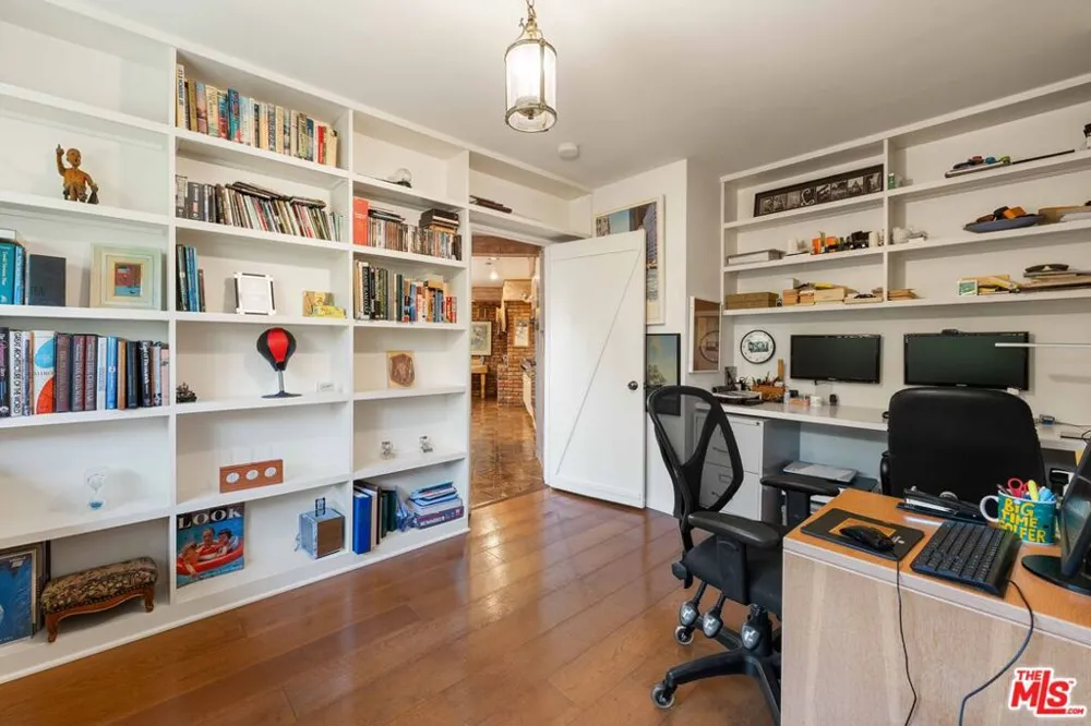 1250 Shadow Hill Way Beverly Hills, CA 90210