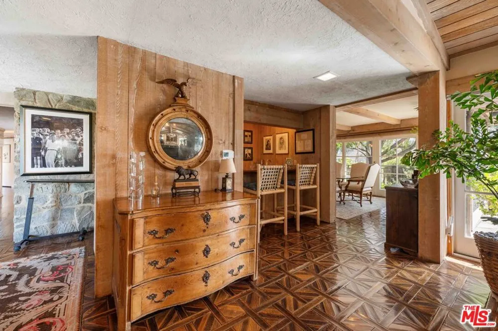 1250 Shadow Hill Way Beverly Hills, CA 90210