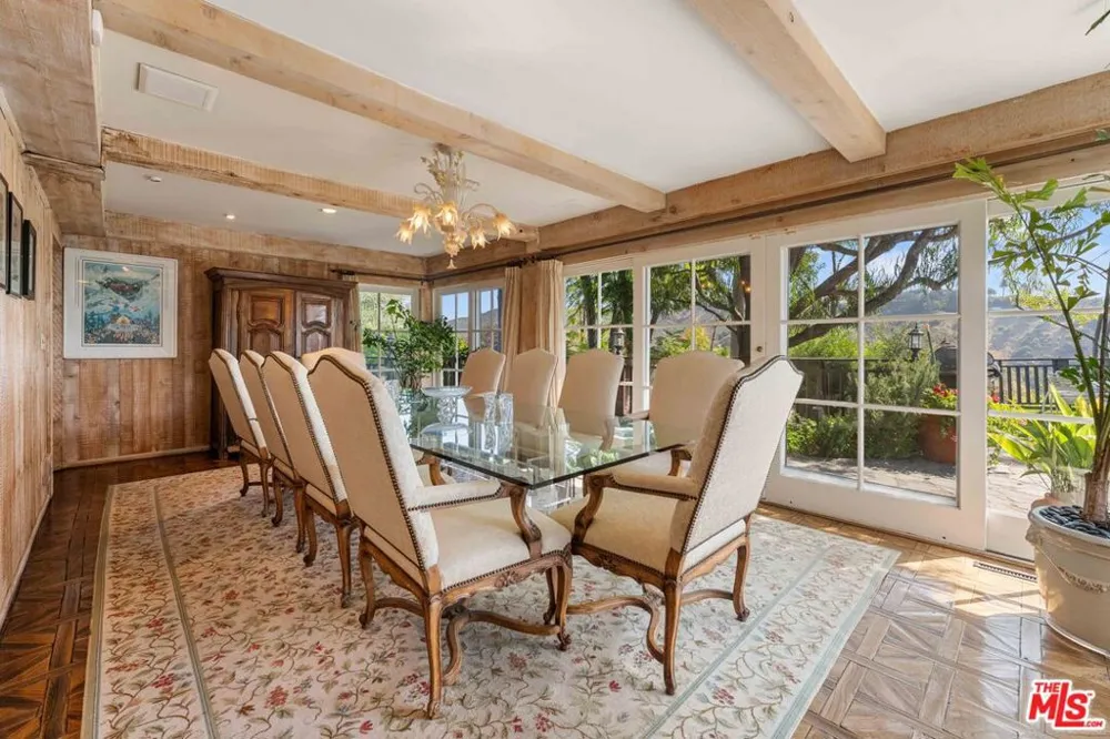 1250 Shadow Hill Way Beverly Hills, CA 90210