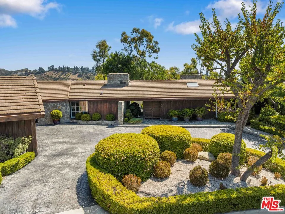 1250 Shadow Hill Way Beverly Hills, CA 90210