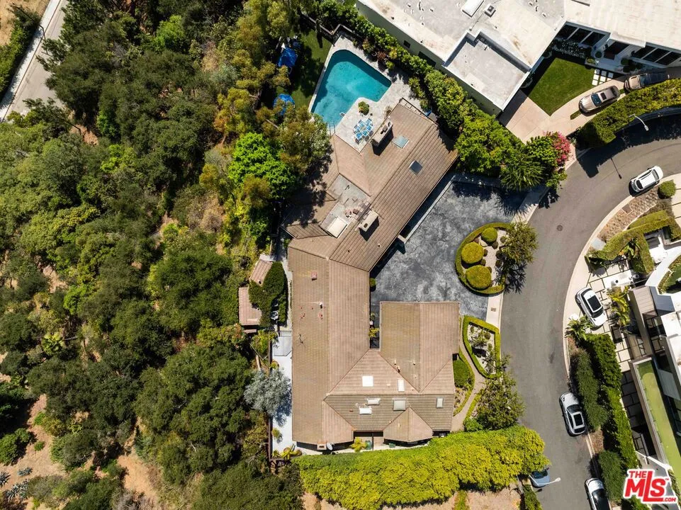 1250 Shadow Hill Way Beverly Hills, CA 90210