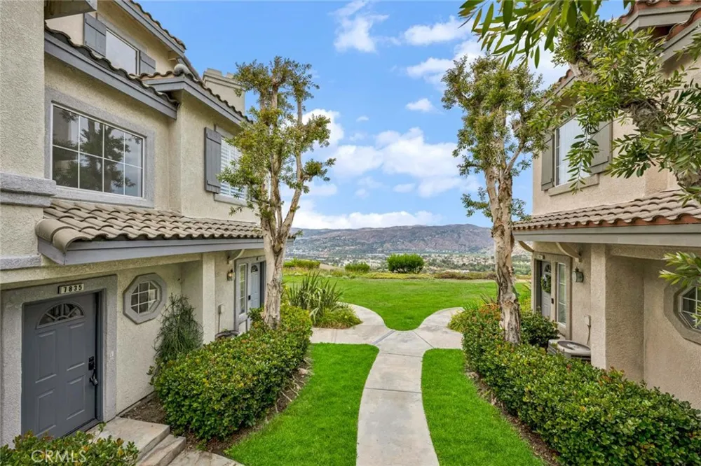 7833 E Viewrim Anaheim Hills, CA 92808