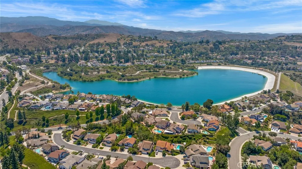 7833 E Viewrim Anaheim Hills, CA 92808