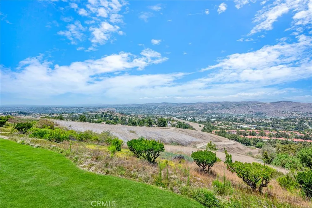 7833 E Viewrim Anaheim Hills, CA 92808