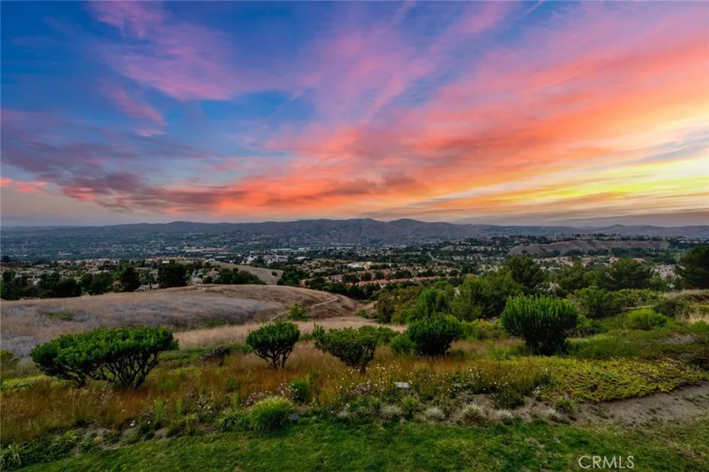 7833 E Viewrim Anaheim Hills, CA 92808