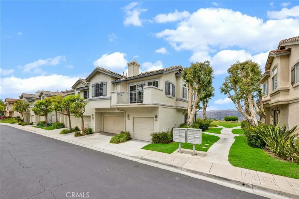 7833 E Viewrim Anaheim Hills, CA 92808