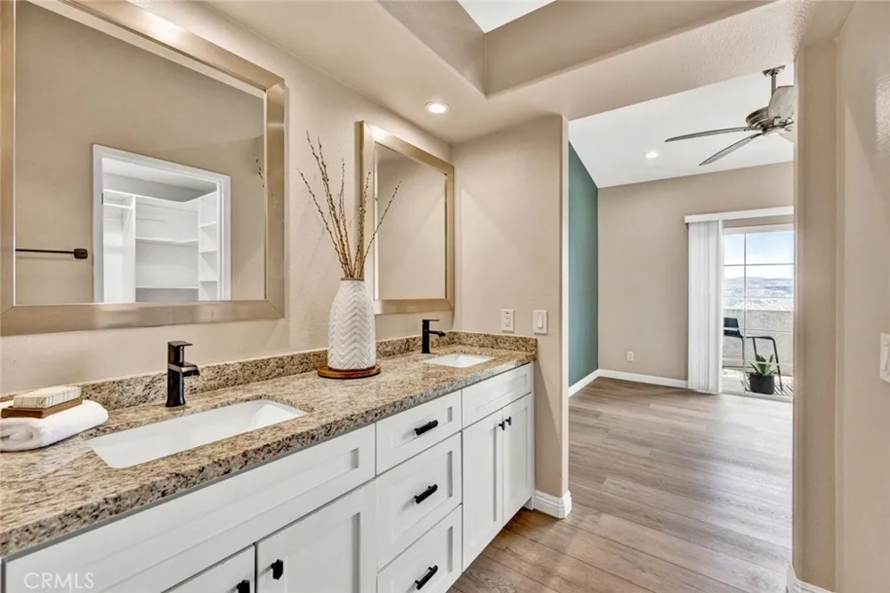 7833 E Viewrim Anaheim Hills, CA 92808