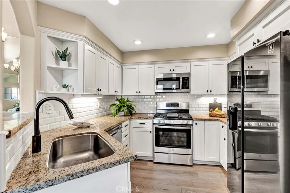 7833 E Viewrim Anaheim Hills, CA 92808