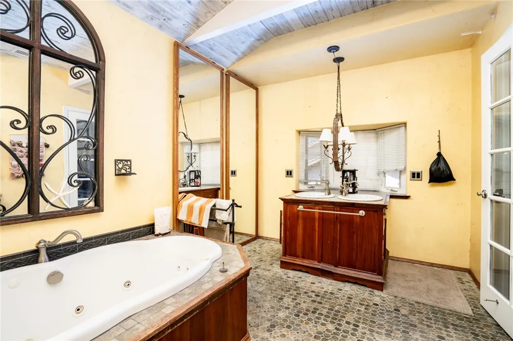 20161 Port Greenwich Lane Huntington Beach, CA 92646