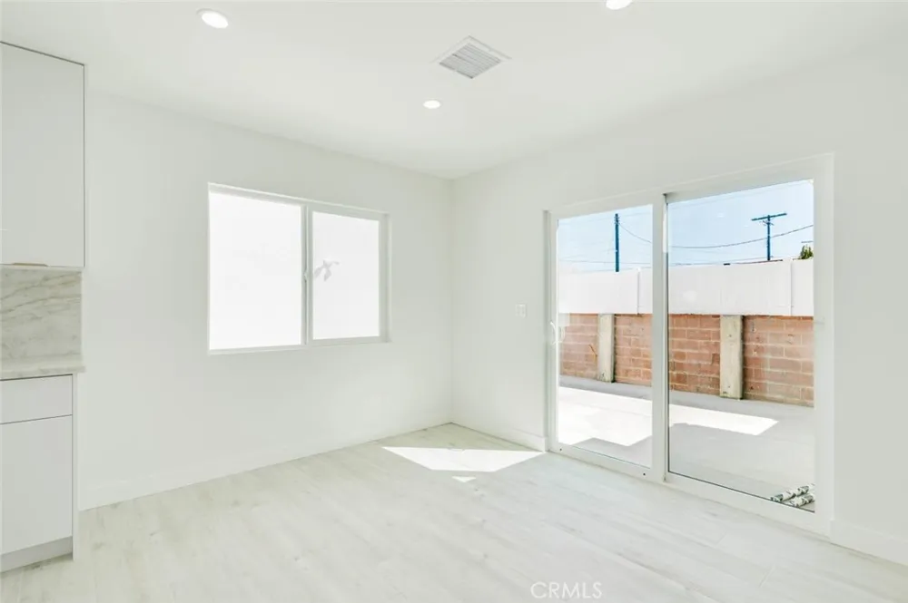 8310 Canterbury Avenue Sun Valley, CA 91352